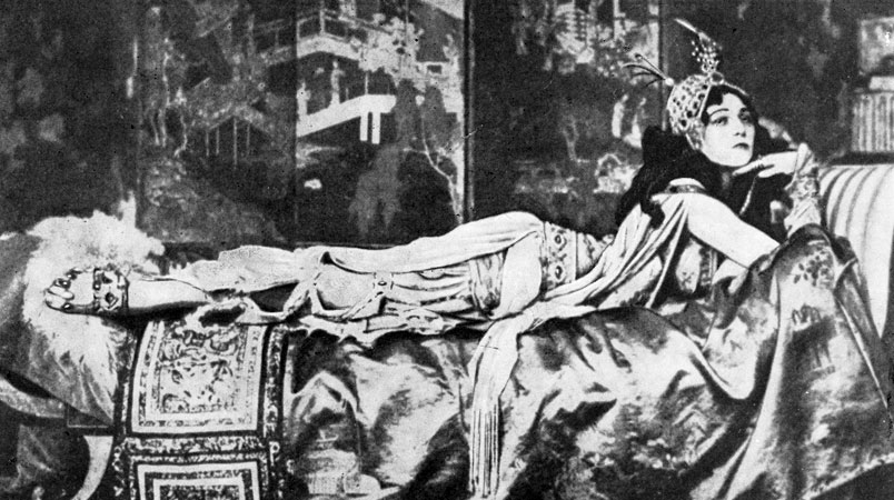 Рис. 74. И. Рубинштейн - Зобеида. 'Шехеразада'. Париж. 1910