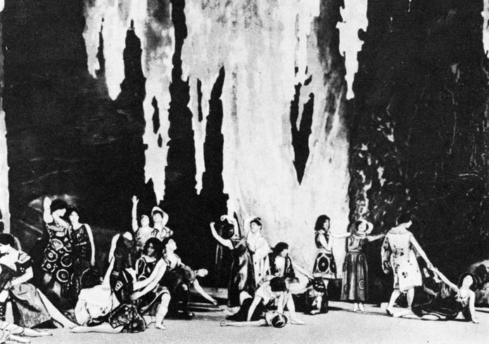 Рис. 82. 'Нарцисс'. Сцена из балета. Монте-Карло. 1911