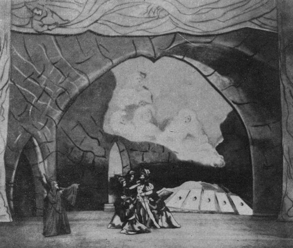 Рис. 129. 'Синяя Борода'. Сцена из балета. Мехико. 1941
