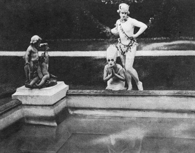 Рис. 21. В. Фокина и М. Фокин. 'Сон маркизы'. Нью-Йорк. 1921